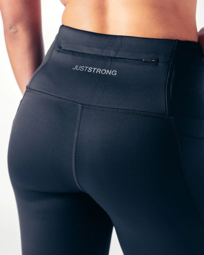 High Rise 7/8 Genesis Leggings - Black Onyx - Image 4