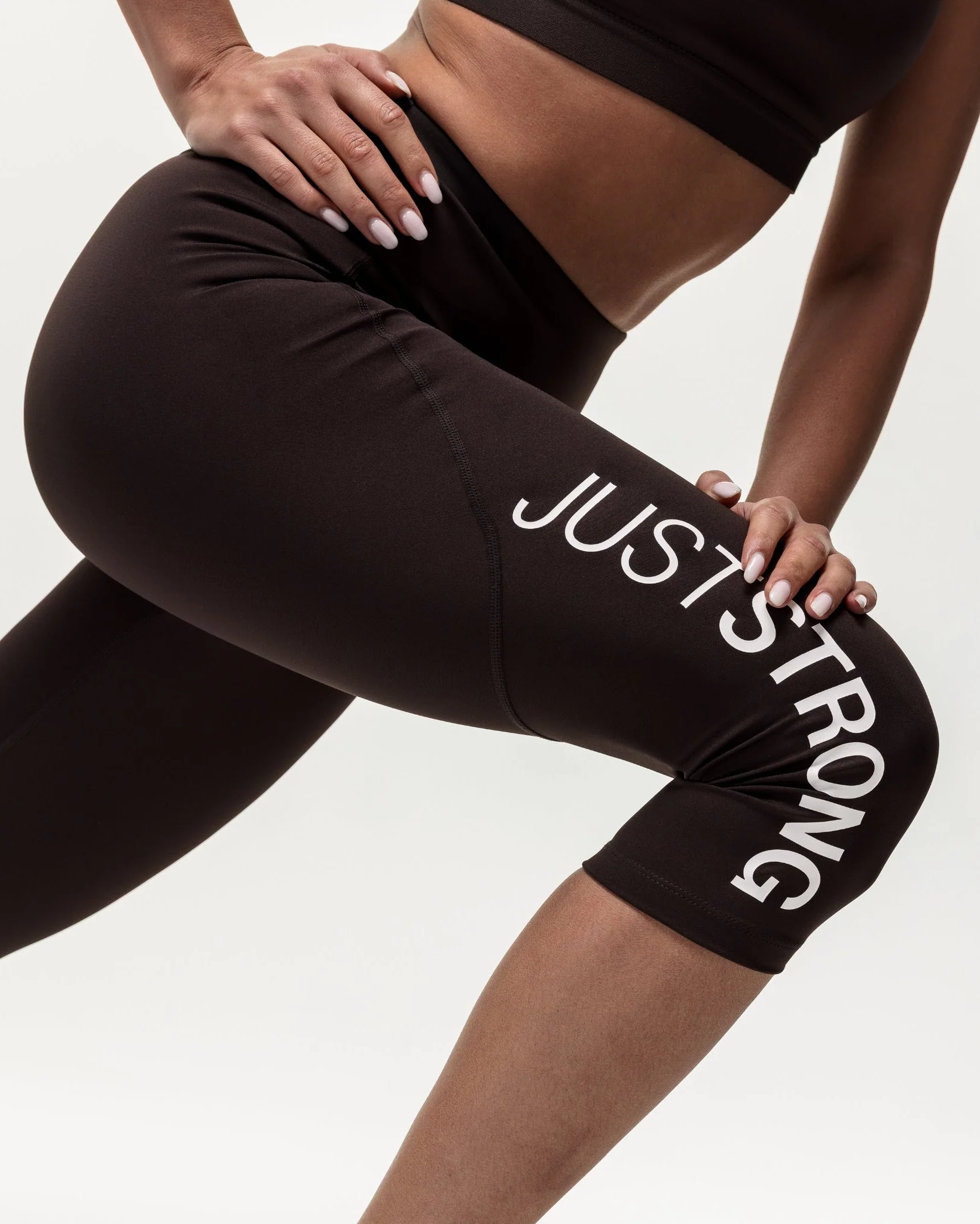 Motion Capri Leggings - Cocoa - Image 4