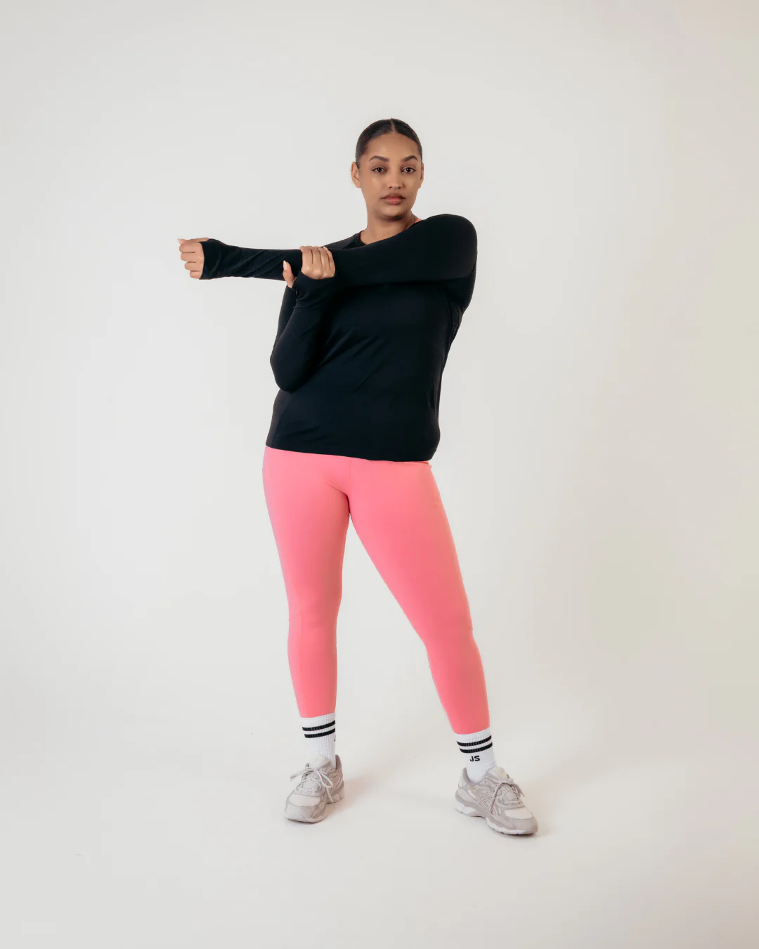 Pacer Seamless Long Sleeve Run Tee - Black - Image 5