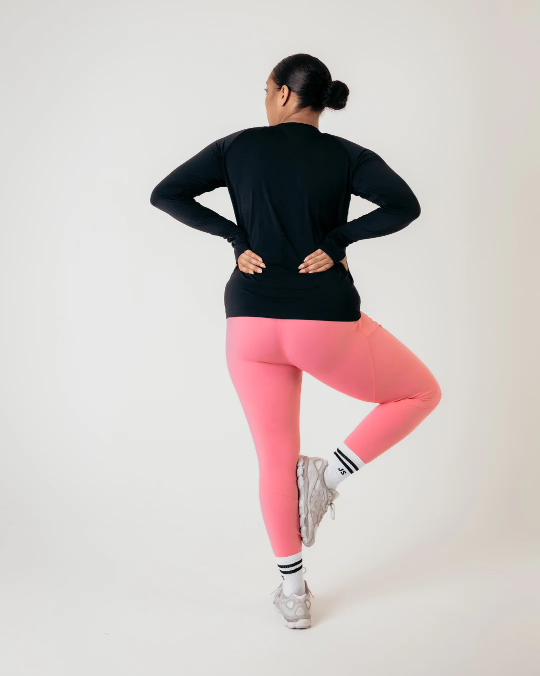 Pacer Seamless Long Sleeve Run Tee - Black - Image 6