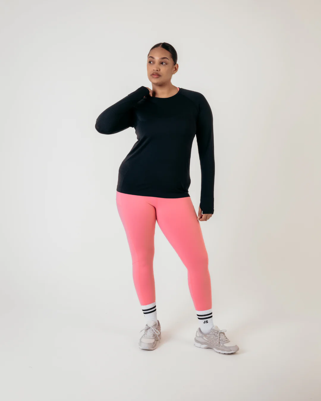 Pacer Seamless Long Sleeve Run Tee - Black - Image 7