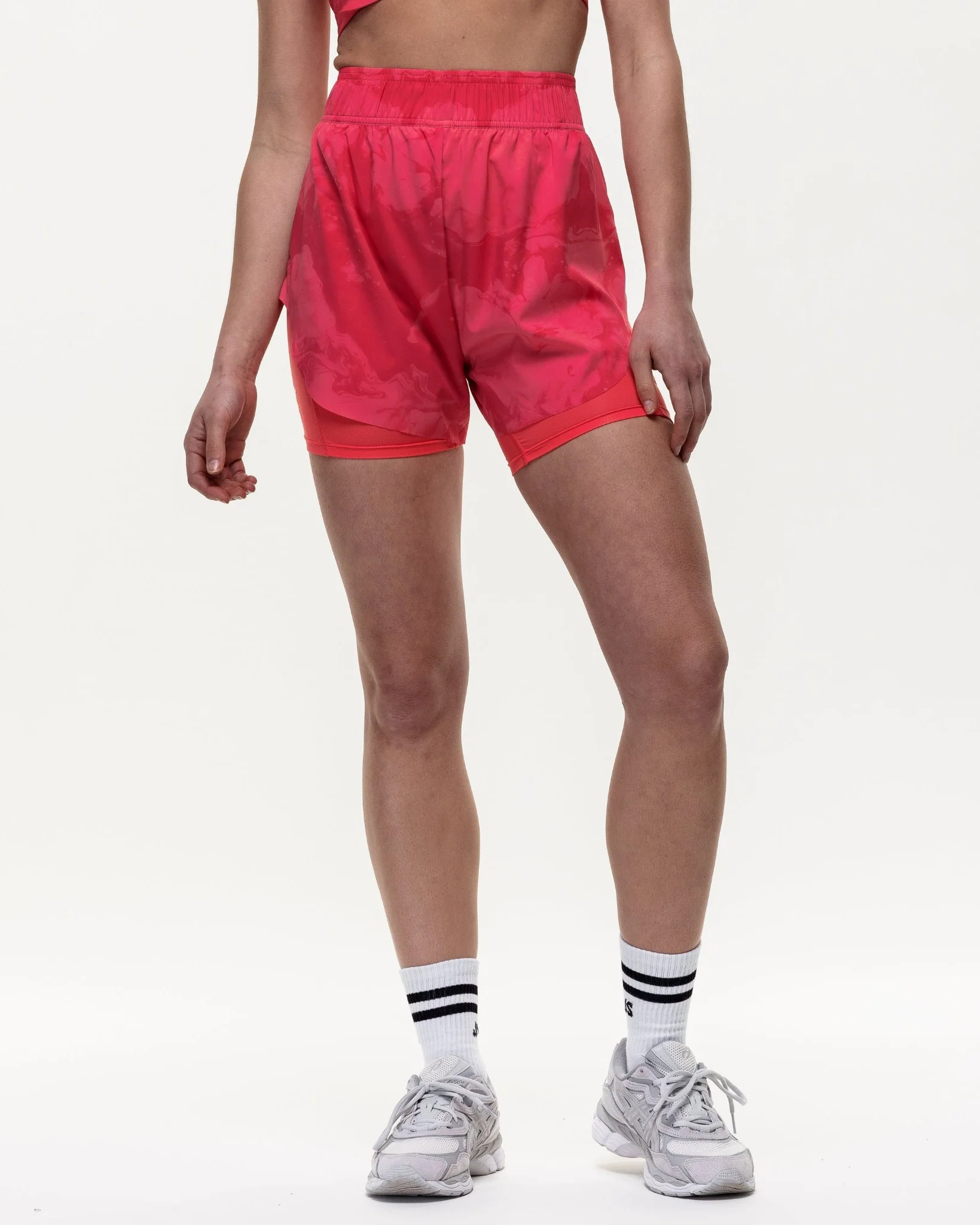 Run The Distance 2-in-1 Shorts - Coral Marble