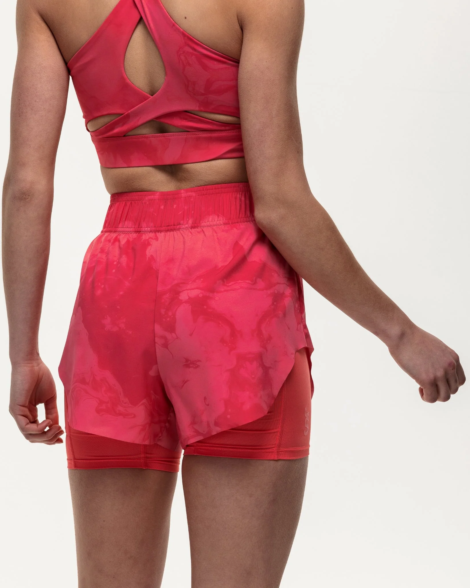 Run The Distance 2-in-1 Shorts - Coral Marble - Image 4
