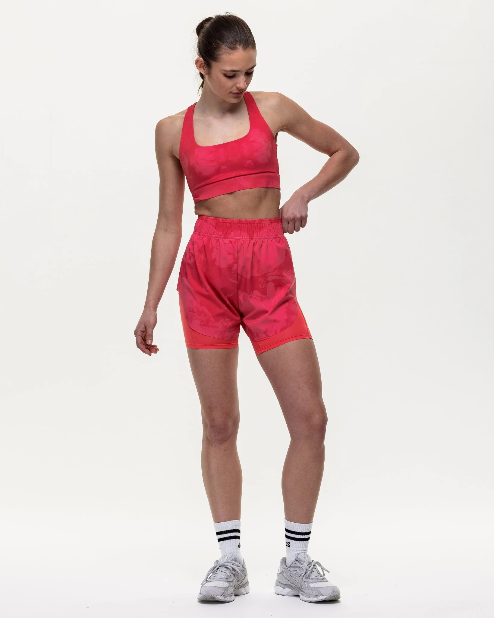 Run The Distance 2-in-1 Shorts - Coral Marble - Image 7