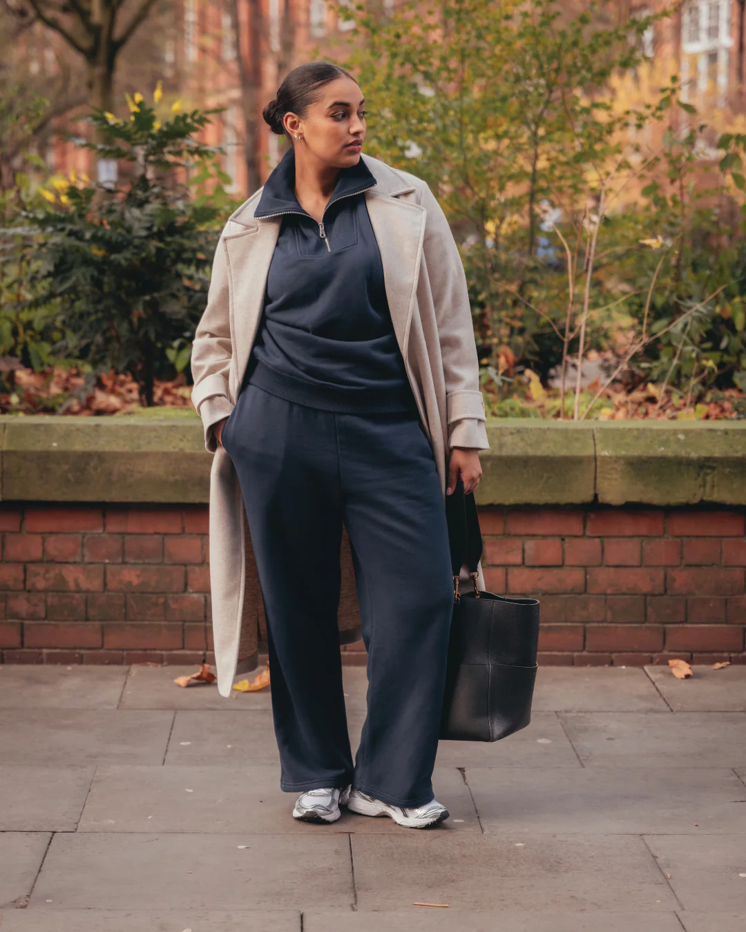 The Classic Sweatpant - Navy - Image 8