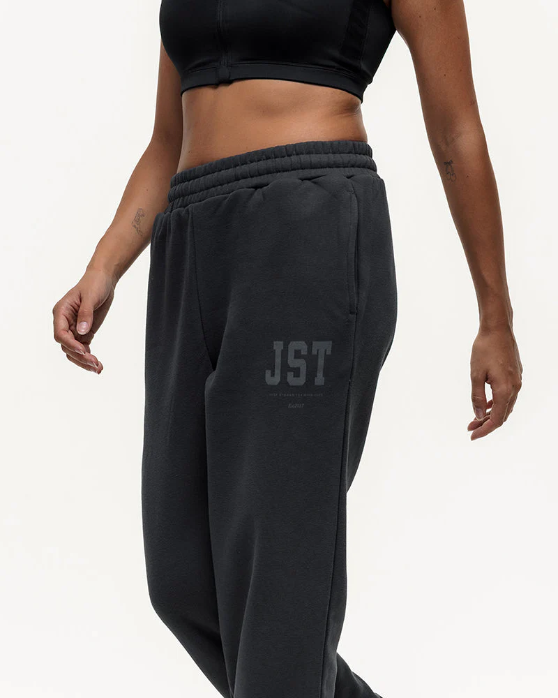 Training Club Oversized Joggers - Washed Black - Image 3