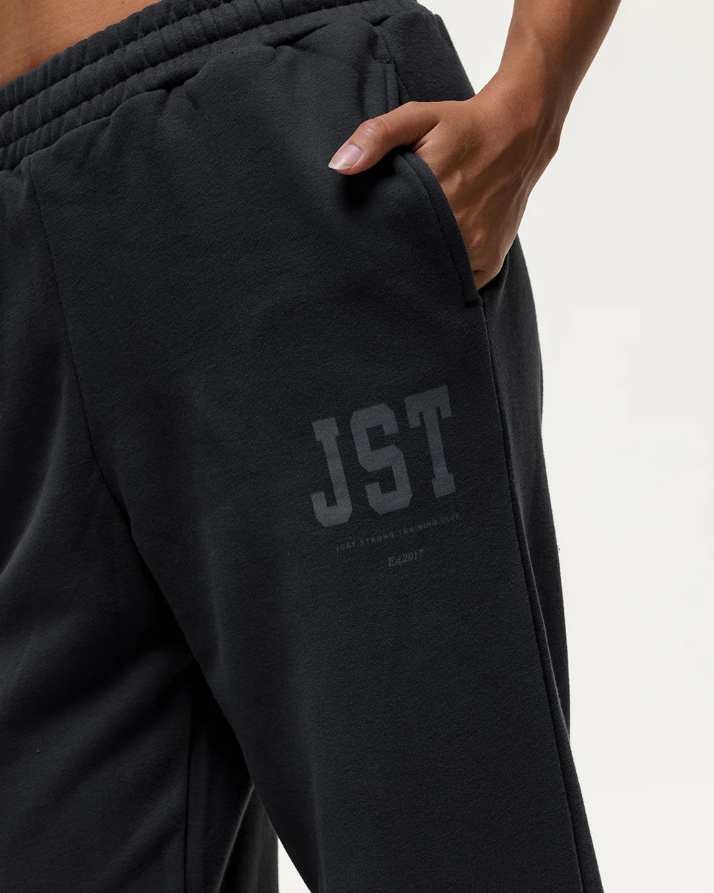 Training Club Oversized Joggers - Washed Black - Image 4