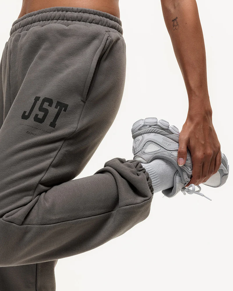 Training Club Oversized Joggers - Washed Olive - Image 3